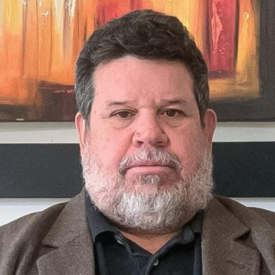 Ph.D. em Sociologia, Professor Titular - <b>UFMG</b>